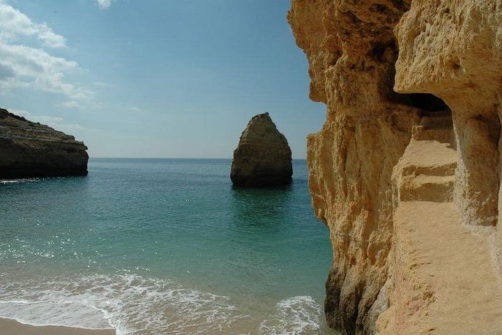 Tour in barca alla scoperta delle grotte marine di Benagil e della costa dell'Algarve vicino a Portimão, foto 11 | wizardtrip