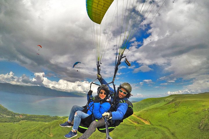 Vuelo en parapente tándem sobre paisajes armenios, ofreciendo vistas impresionantes, foto 7 | wizardtrip