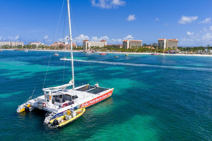 Catamaran zeil- en snorkelavontuur op Aruba met stops bij scheepswrakken en koraalriffen, foto 4 | wizardtrip