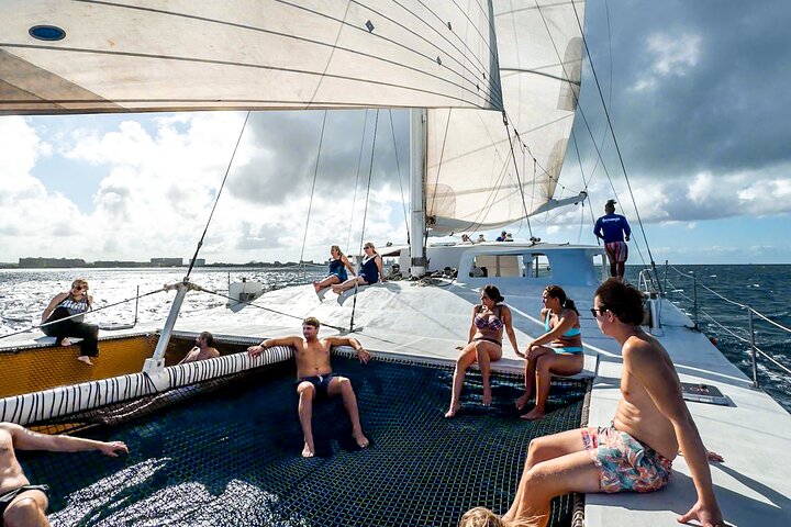 Catamaran zeil- en snorkelavontuur op Aruba met stops bij scheepswrakken en koraalriffen, foto 6 | wizardtrip