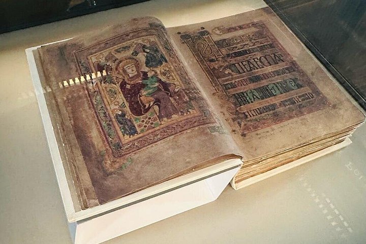 Visite guidée du Livre de Kells, du château de Dublin et de la statue de Molly Malone, photo 7 | wizardtrip