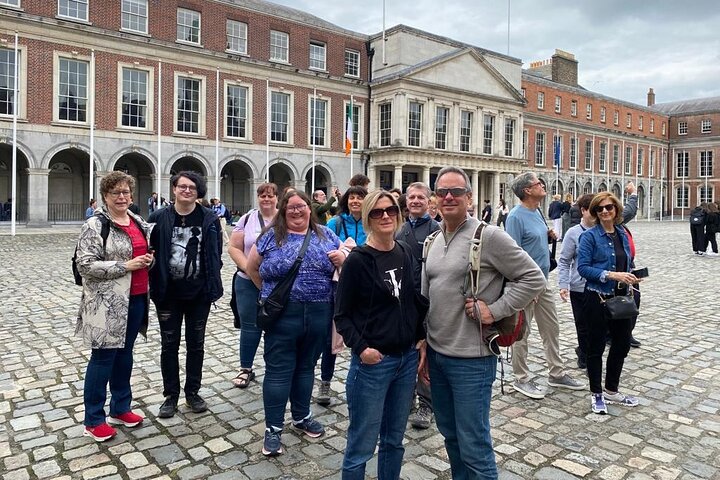 Visite guidée du Livre de Kells, du château de Dublin et de la statue de Molly Malone, photo 13 | wizardtrip