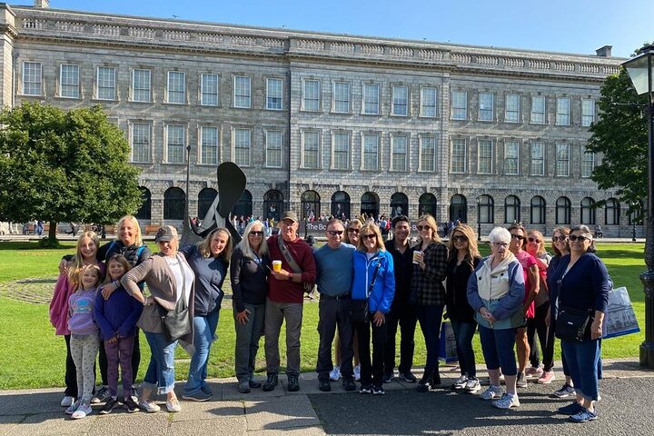 Visite guidée du Livre de Kells, du château de Dublin et de la statue de Molly Malone, photo 14 | wizardtrip