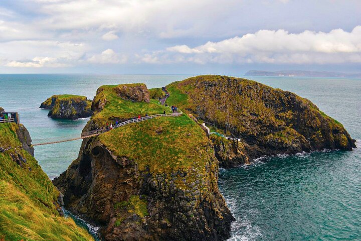 Scenic tour of Giant's Causeway, Dark Hedges, and Carrick-a-Rede Rope Bridge from Belfast, photo 6 | wizardtrip