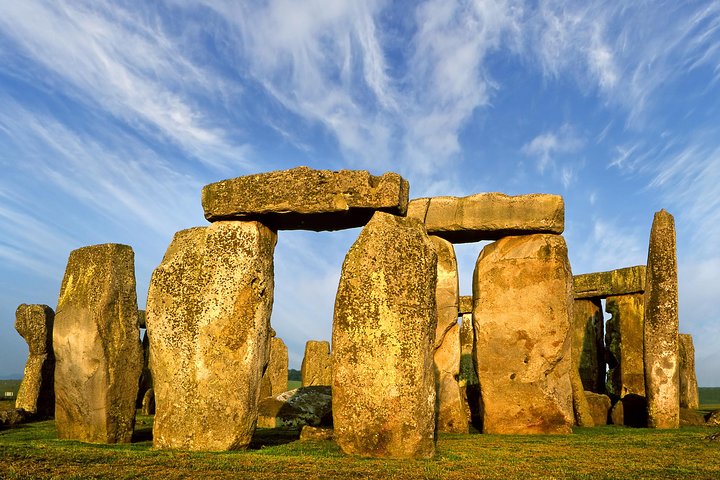 Small Group Cotswolds Village, Stonehenge and Bath Tour from London | wizardtrip