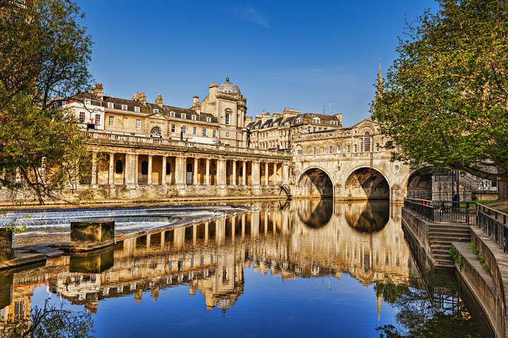 Small group tour from London to the Cotswolds, Stonehenge, and Bath, featuring historical sites and scenic villages, photo 15 | wizardtrip