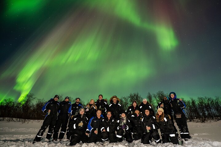 Passeio em pequenos grupos para caçar a Aurora Boreal perto de Tromsø, Noruega, com fotografia de retrato incluída, foto 6 | wizardtrip