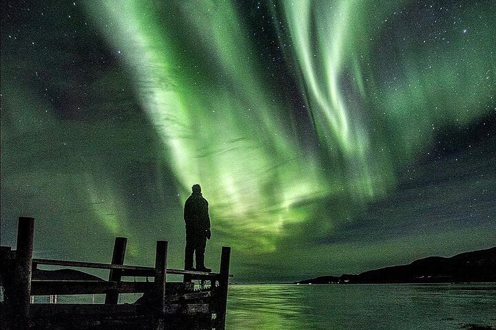 Passeio em pequenos grupos para caçar a Aurora Boreal perto de Tromsø, Noruega, com fotografia de retrato incluída, foto 11 | wizardtrip