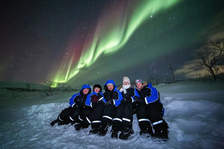 Passeio em pequenos grupos para caçar a Aurora Boreal perto de Tromsø, Noruega, com fotografia de retrato incluída, foto 15 | wizardtrip
