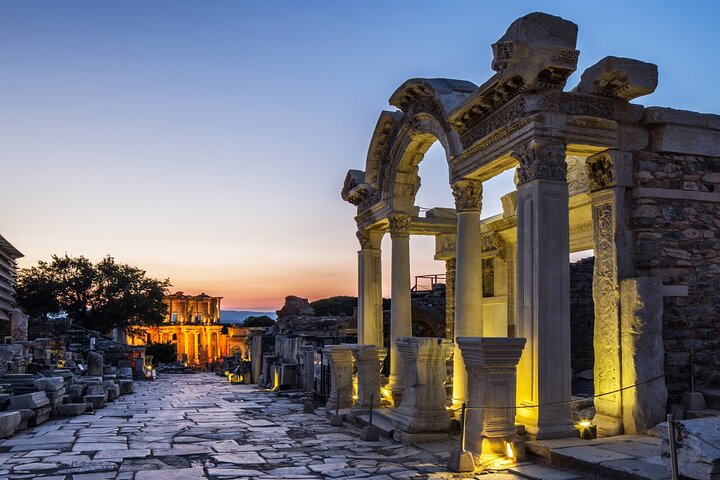 Utforska antikens Efesos och dess historiska platser på en privat guidad tur från Kuşadası, foto 6 | wizardtrip