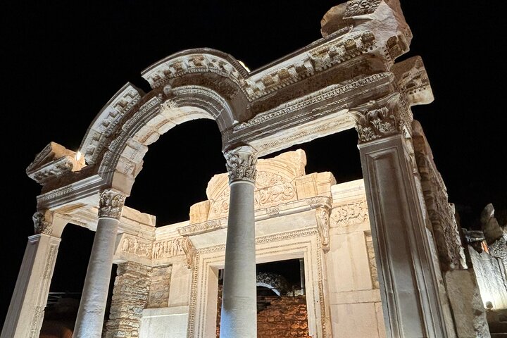 Utforska antikens Efesos och dess historiska platser på en privat guidad tur från Kuşadası, foto 9 | wizardtrip