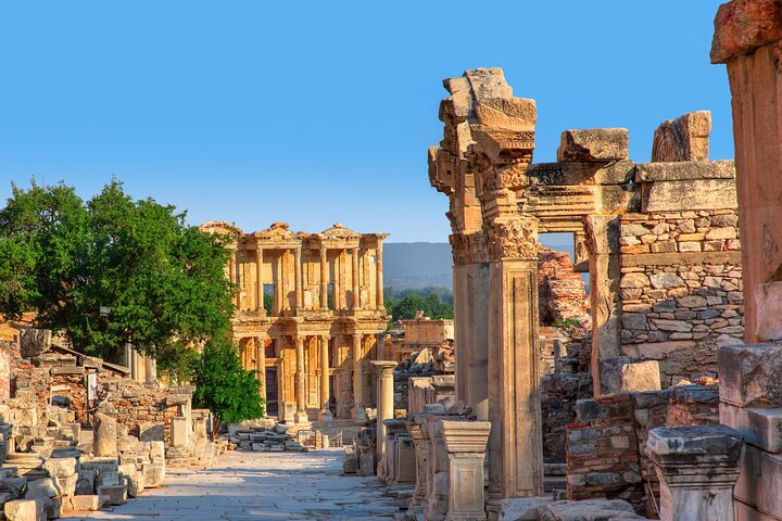Utforska antikens Efesos och dess historiska platser på en privat guidad tur från Kuşadası, foto 13 | wizardtrip