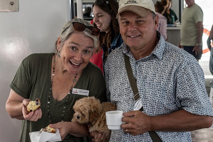 Scenic cruise op Lake Taupo, Nieuw-Zeeland, met Maori rotstekeningen en berguitzichten, foto 7 | wizardtrip