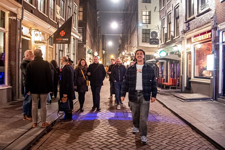 Visite guidée à pied dans le quartier chaud historique d'Amsterdam, explorant sa culture et ses monuments uniques, photo 7 | wizardtrip