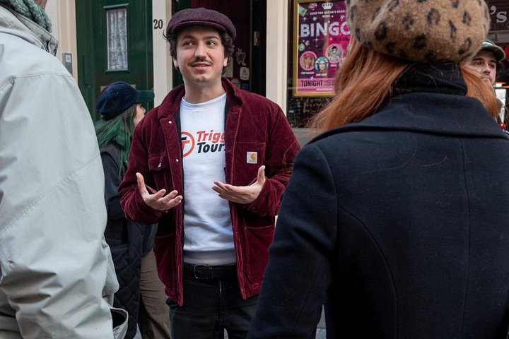 Explore Amsterdam's Red Light District and coffee shops on a guided walking tour, photo 7 | wizardtrip