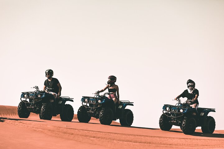 Vivez un safari désert palpitant à Dubaï avec dune bashing, balades à dos de chameau et sandboarding, photo 13 | wizardtrip