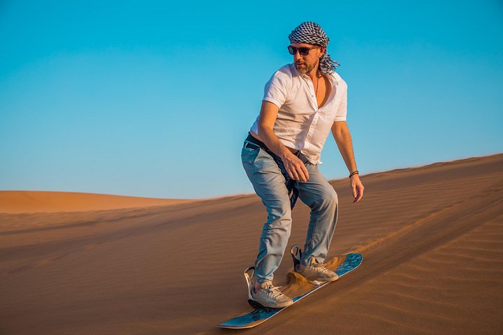Experimente um emocionante safari no deserto em Dubai com dune bashing, passeios de camelo e jantar de churrasco no Al Khayma Camp, foto 13 | wizardtrip