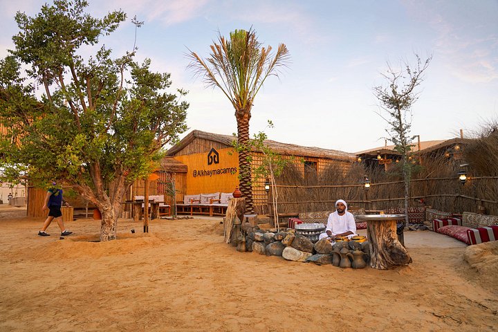Experimente um emocionante safari no deserto em Dubai com dune bashing, passeios de camelo e jantar de churrasco no Al Khayma Camp, foto 14 | wizardtrip
