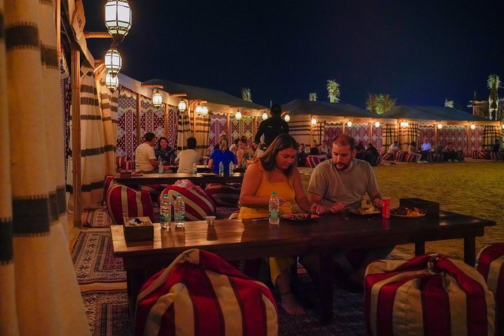 Experimente um emocionante safari no deserto em Dubai com dune bashing, passeios de camelo e jantar de churrasco no Al Khayma Camp, foto 24 | wizardtrip