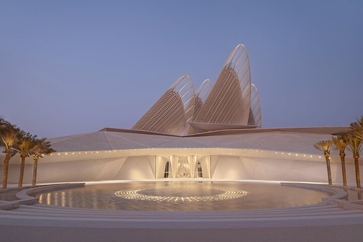 Guidet tur til Sheikh Zayed Grand Mosque i Abu Dhabi fra Dubai, der viser islamisk arkitektur og kunst, foto 6 | wizardtrip