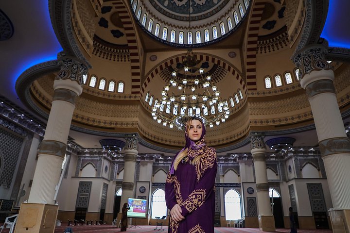 Explora la mezcla de lo antiguo y lo nuevo de Dubái, desde la Mezquita Azul hasta los zocos, en un tour guiado por la ciudad, foto 8 | wizardtrip