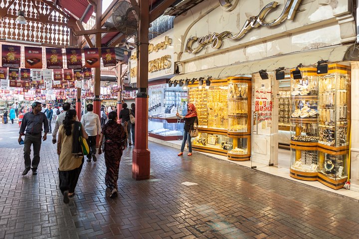 Explora la mezcla de lo antiguo y lo nuevo de Dubái, desde la Mezquita Azul hasta los zocos, en un tour guiado por la ciudad, foto 17 | wizardtrip