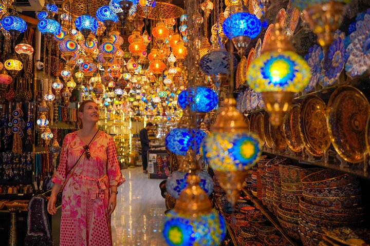 Explora la mezcla de lo antiguo y lo nuevo de Dubái, desde la Mezquita Azul hasta los zocos, en un tour guiado por la ciudad, foto 25 | wizardtrip