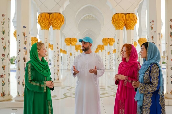 Tour di un'intera giornata da Dubai ad Abu Dhabi, visita alla Grande Moschea, Palazzo Reale e Etihad Towers, foto 16 | wizardtrip