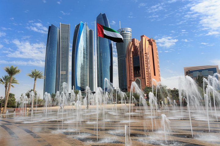 Tour di un'intera giornata da Dubai ad Abu Dhabi, visita alla Grande Moschea, Palazzo Reale e Etihad Towers, foto 21 | wizardtrip