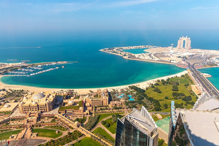 Tour di un'intera giornata da Dubai ad Abu Dhabi, visita alla Grande Moschea, Palazzo Reale e Etihad Towers, foto 26 | wizardtrip