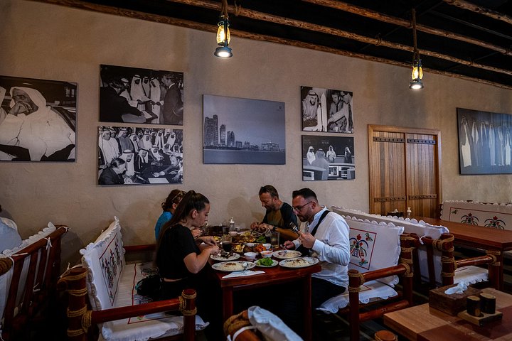 ドバイからのアブダビ日帰りツアー：グランドモスク、カスル・アル・ワタン宮殿、エティハドタワーズ、写真6 | wizardtrip