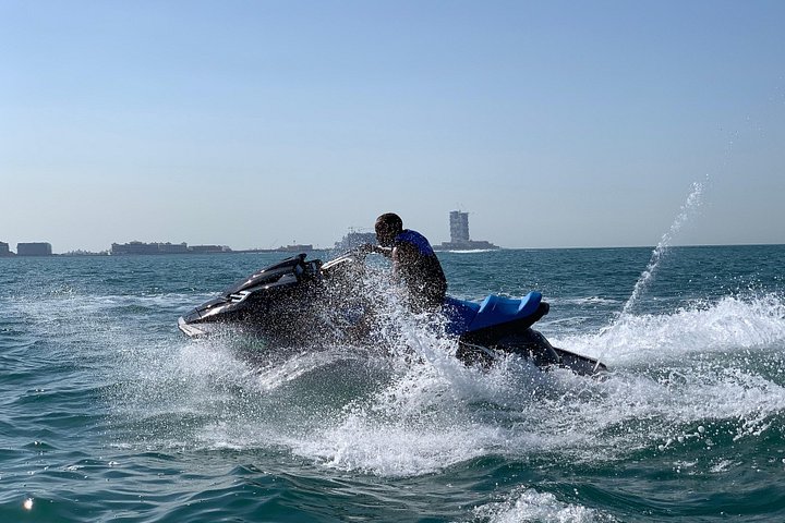Aventura de jet ski em Dubai com vistas do skyline da cidade e do Burj Al Arab, foto 10 | wizardtrip