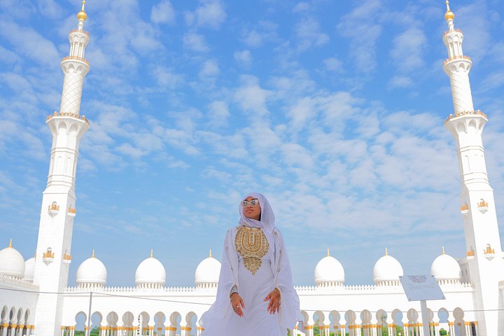 Day trip from Dubai to Abu Dhabi featuring the Grand Mosque and Louvre Museum, photo 8 | wizardtrip