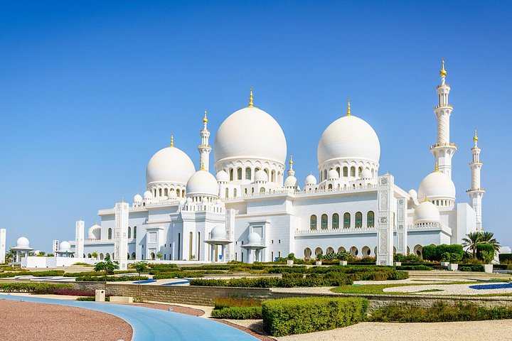 Day trip from Dubai to Abu Dhabi featuring the Grand Mosque and Louvre Museum, photo 21 | wizardtrip