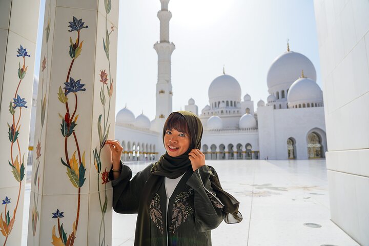 Day trip from Dubai to Abu Dhabi featuring the Grand Mosque and Louvre Museum, photo 25 | wizardtrip
