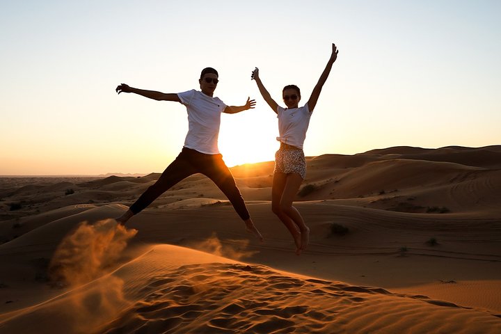 Avventura in quad nel deserto di Dubai con giri in cammello, cena BBQ e osservazione delle stelle, foto 19 | wizardtrip