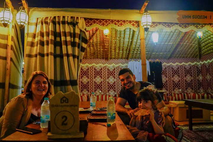 Overnattingstur i ørkenen i Dubai med sanddynedrift, kamelridning, BBQ-middag og stjernekikking, foto 10 | wizardtrip
