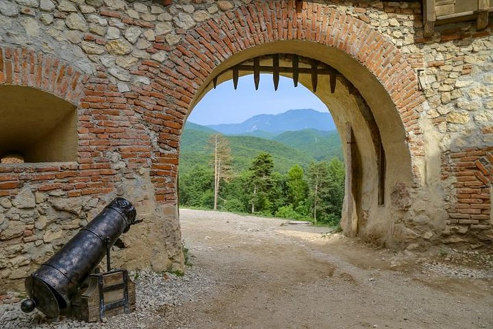 Tour met kleine groep naar Kasteel Bran, Fort Râșnov en Kasteel Peleș vanuit Brașov, Roemenië, foto 11 | wizardtrip