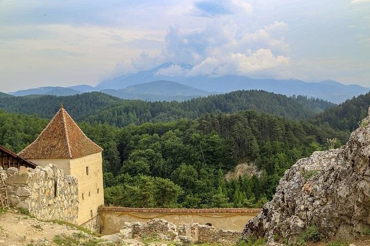 Tour met kleine groep naar Kasteel Bran, Fort Râșnov en Kasteel Peleș vanuit Brașov, Roemenië, foto 12 | wizardtrip