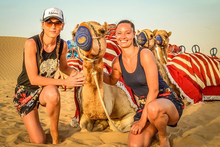 Avventura mattutina nel deserto ad Abu Dhabi con dune bashing, sandboarding e giri in cammello, foto 6 | wizardtrip