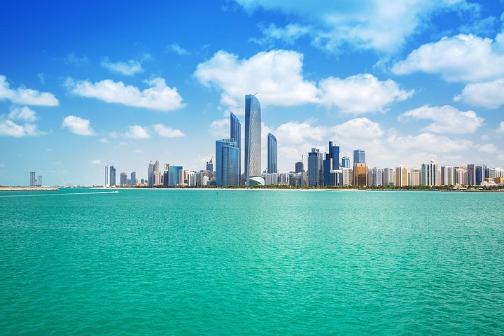 Explora la icónica Mezquita Sheikh Zayed, el Palacio Real y las Torres Etihad de Abu Dabi en un tour guiado por la ciudad, foto 7 | wizardtrip