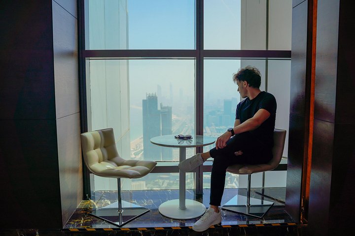 Explora la icónica Mezquita Sheikh Zayed, el Palacio Real y las Torres Etihad de Abu Dabi en un tour guiado por la ciudad, foto 15 | wizardtrip