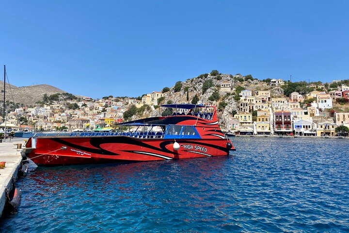 Hurtig bådtur fra Rhodos til Symi med badestop ved St. George's Bay, foto 16 | wizardtrip