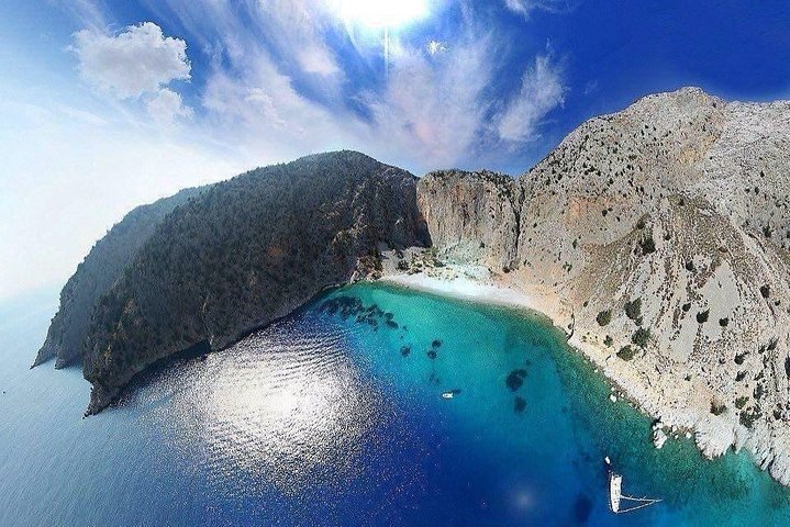 Hurtig bådtur fra Rhodos til Symi med badestop ved St. George's Bay, foto 21 | wizardtrip