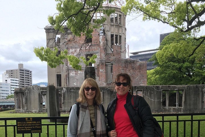 Privat guidad vandringstur till Hiroshimas historiska platser, inklusive Fredsmonumentmuseet och Hiroshimas slott, foto 6 | wizardtrip