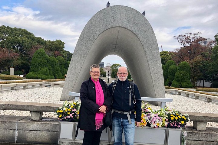 Privat guidad vandringstur till Hiroshimas historiska platser, inklusive Fredsmonumentmuseet och Hiroshimas slott, foto 9 | wizardtrip
