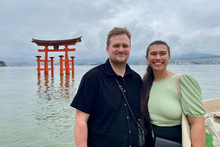 Privat guidad vandringstur till Hiroshimas historiska platser, inklusive Fredsmonumentmuseet och Hiroshimas slott, foto 27 | wizardtrip