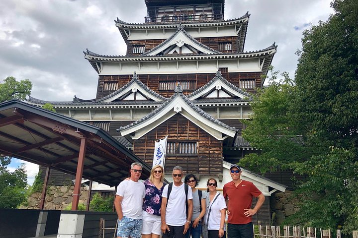 Privat guidet tur til Hiroshima Peace Memorial Park, Shukkeien Garden, Hiroshima slott og Miyajima Island med Itsukushima-helligdommen, foto 9 | wizardtrip