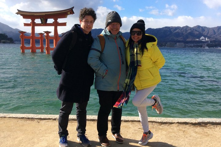 Privat guidet tur til Hiroshima Peace Memorial Park, Shukkeien Garden, Hiroshima slott og Miyajima Island med Itsukushima-helligdommen, foto 22 | wizardtrip