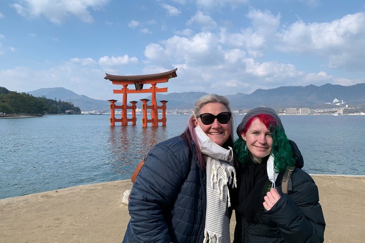 Privat guidet tur til Hiroshima Peace Memorial Park, Shukkeien Garden, Hiroshima slott og Miyajima Island med Itsukushima-helligdommen, foto 29 | wizardtrip